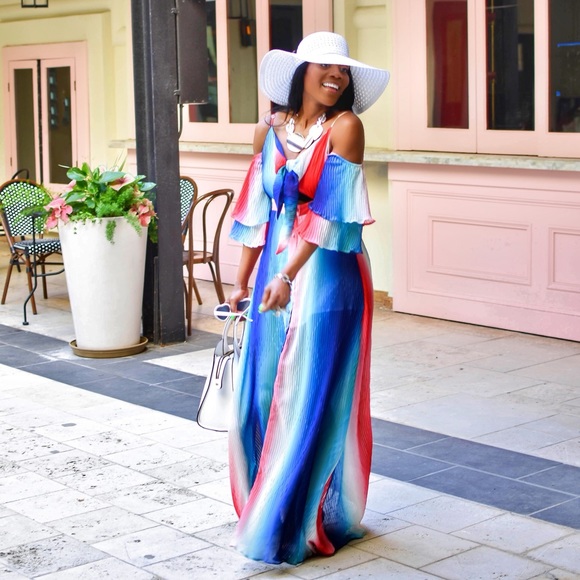 NEW L'ATISTE Women's Blue & Pink Floral Maxi Dress Size Small - Picture 1 of 14